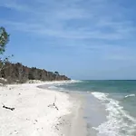 3 Bedroom Beautiful In Aakirkeby Casa vacanze