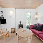 Casa vacanze 3 Bedroom Beautiful In Aakirkeby