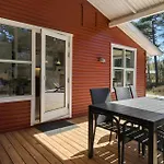 3 Bedroom Beautiful In Aakirkeby Vester Somarken