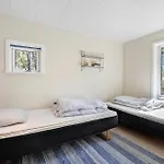 Casa vacanze 3 Bedroom Beautiful In Aakirkeby