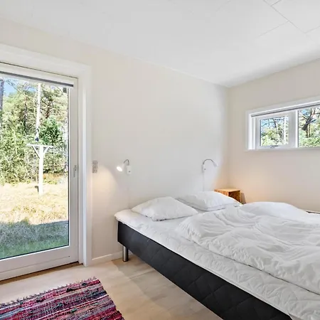 Holiday home 3 Bedroom Beautiful In Aakirkeby *