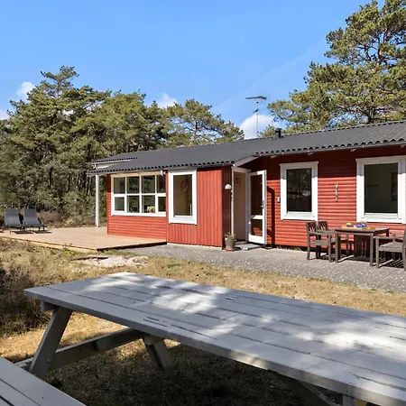 3 Bedroom Beautiful In Aakirkeby *